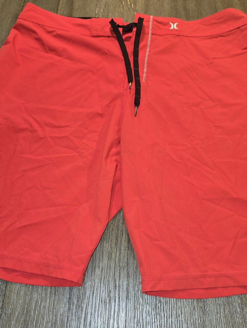 Hurley Sz. 40 Red Board Shorts